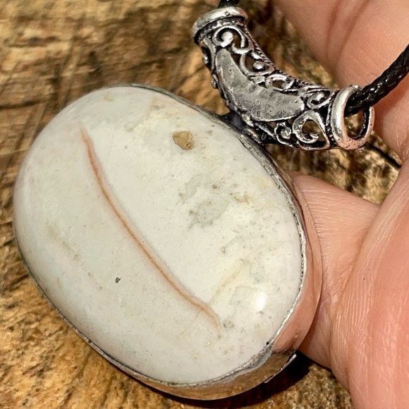 Calcite Pendant 1 1/2”x2” - Picture 10 of 16